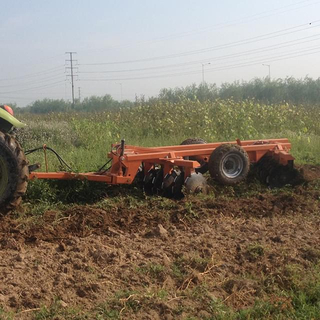 Heavy duty hydraulic disc harrow